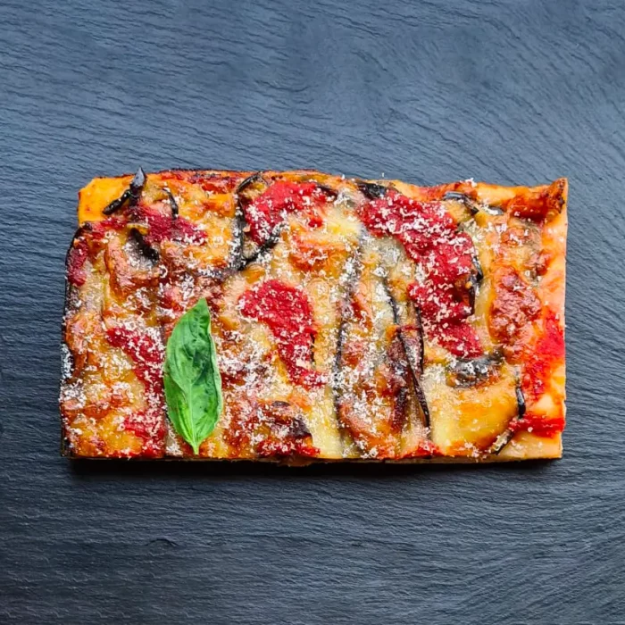 Menu' pizza in teglia + bibita 33Cl